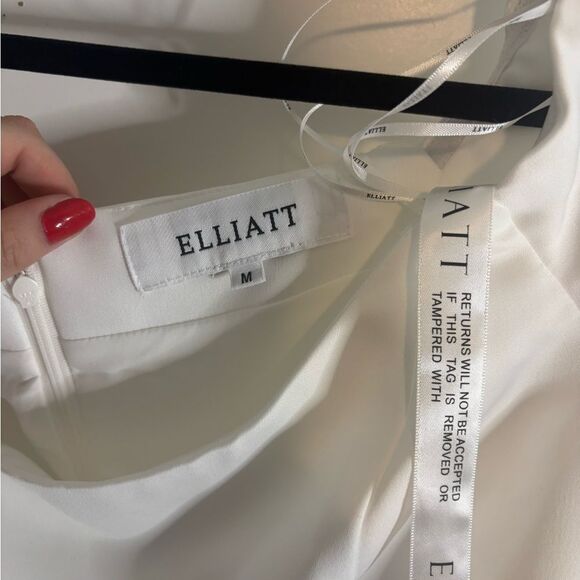 Elliatt Vida Dress in Ivory Off-Shoulder Long Sleeve size m NWOT - Picture 4 of 7